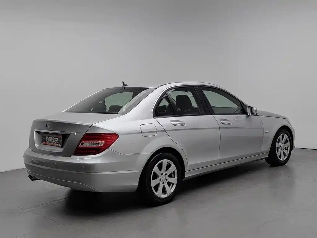 Mercedes-Benz C-Class — миниатюра 2