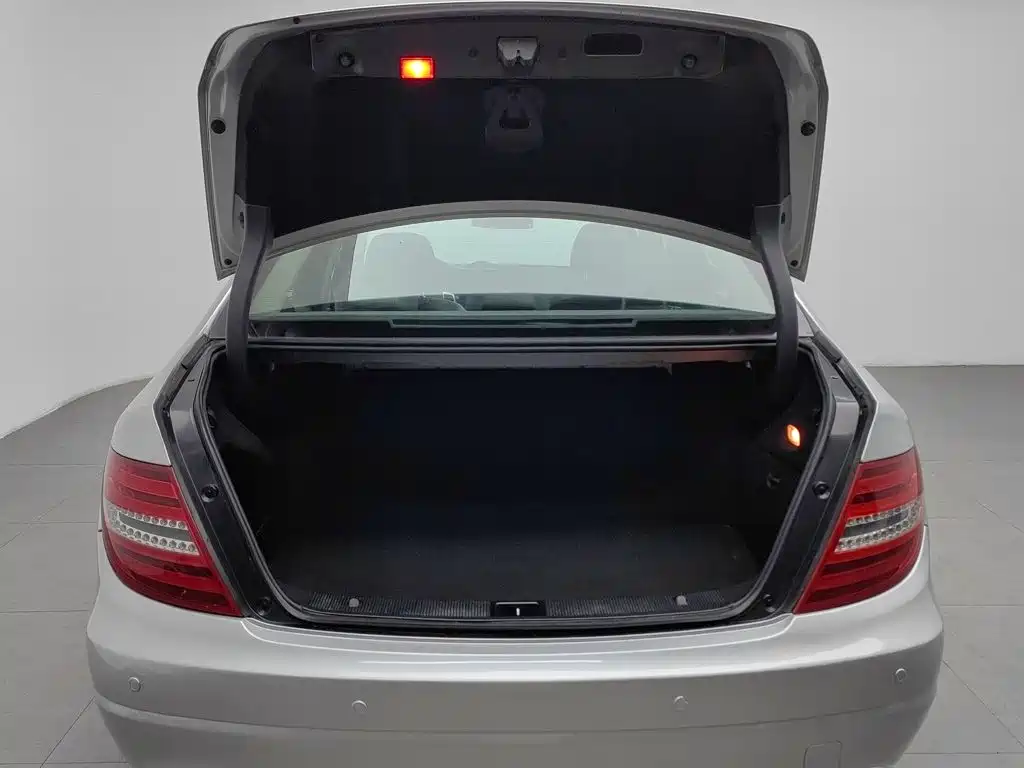 Mercedes-Benz C-Class — миниатюра 16