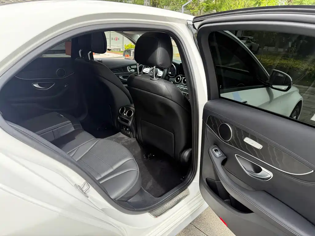Mercedes-Benz C-Class — миниатюра 44