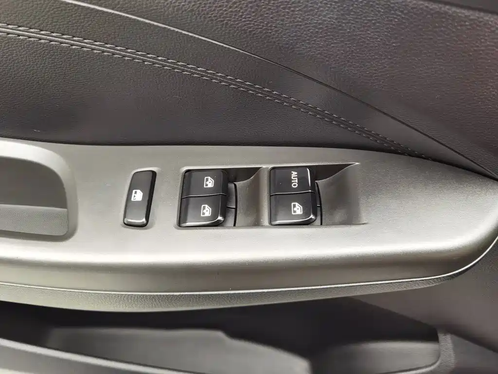 Wuling Hongguang S3 — миниатюра 9