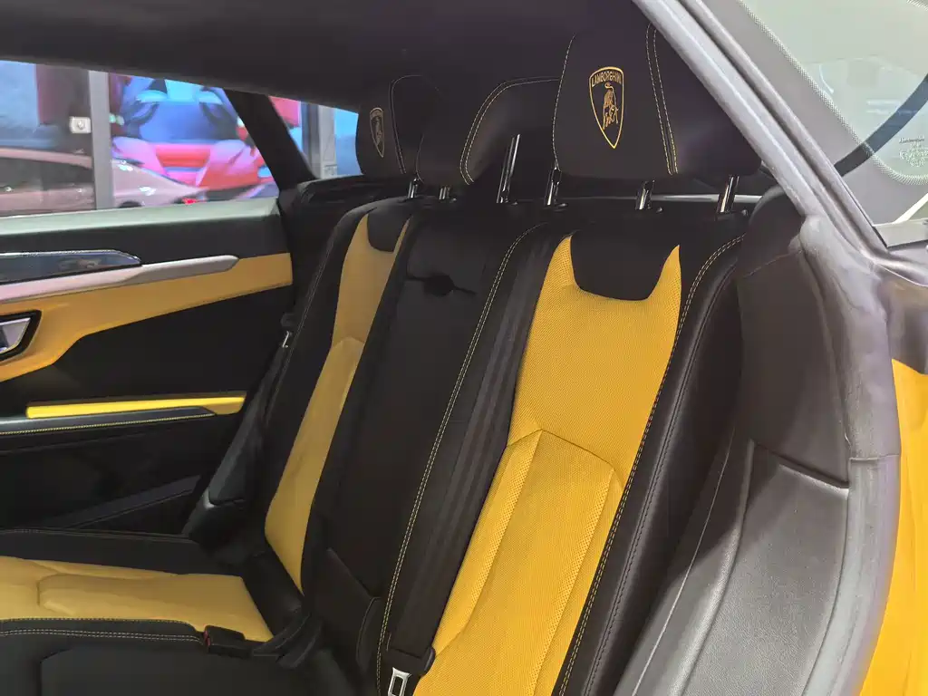 Lamborghini Urus — миниатюра 8