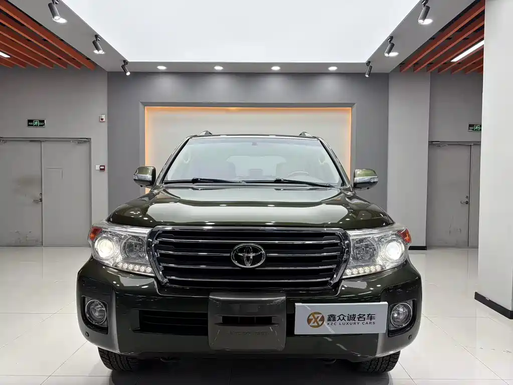 Toyota Land Cruiser 2013