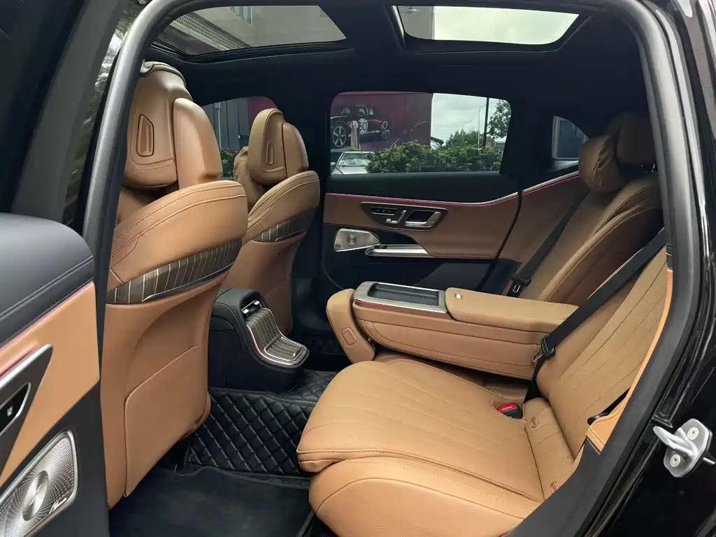 Mercedes-Benz E-Class — миниатюра 5