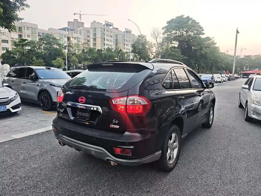 BYD S6 — миниатюра 7