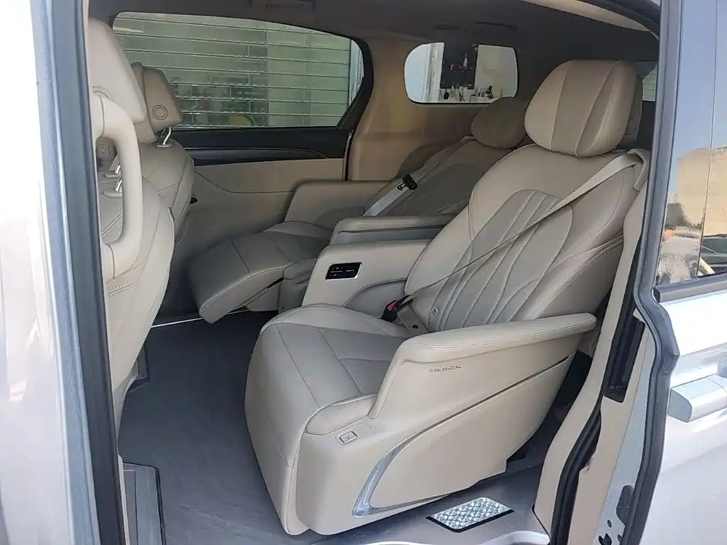 Buick GL8 Hybrid — миниатюра 22