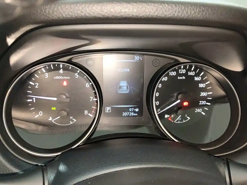 Nissan X-Trail — миниатюра 12