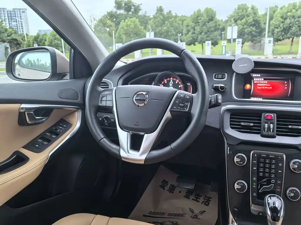 Volvo V40 — миниатюра 11