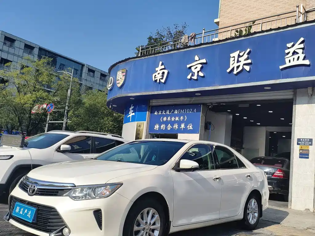 Toyota Camry — миниатюра 3