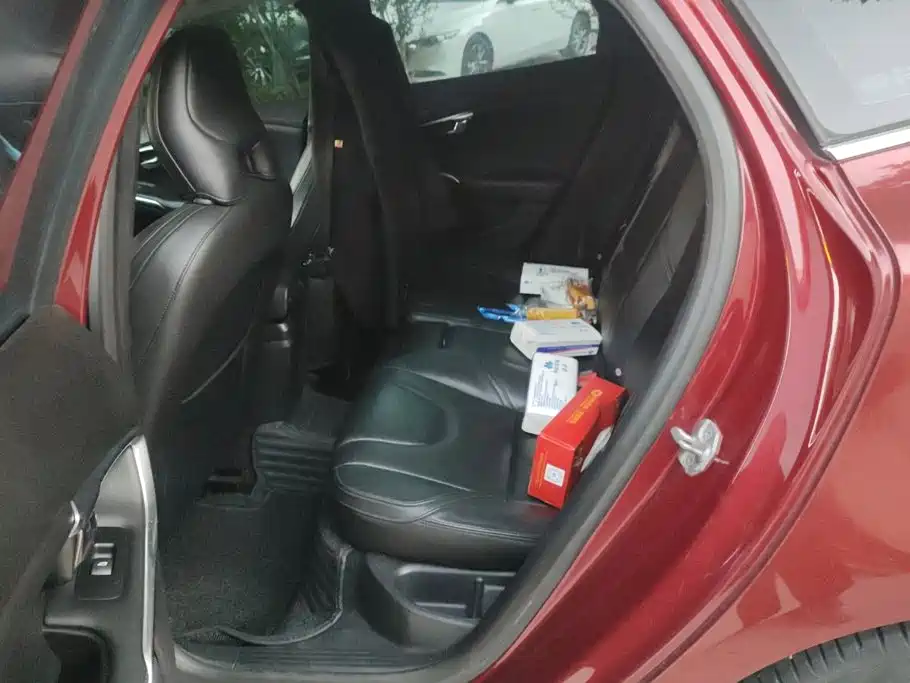 Volvo V40 — миниатюра 11