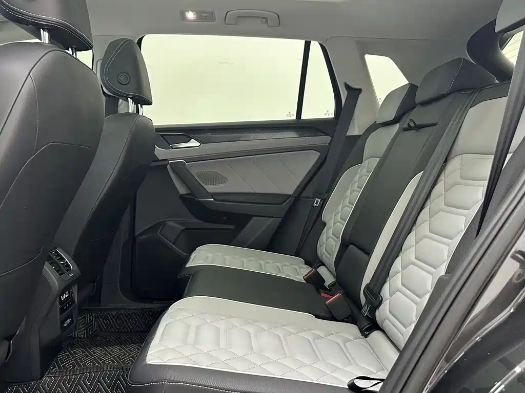 Volkswagen Tayron 2023 280TSI Luxury Plus