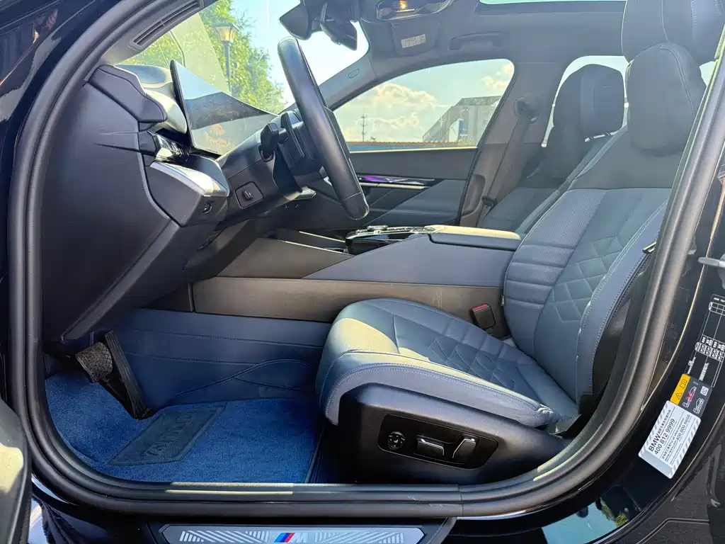 BMW i5 — миниатюра 9