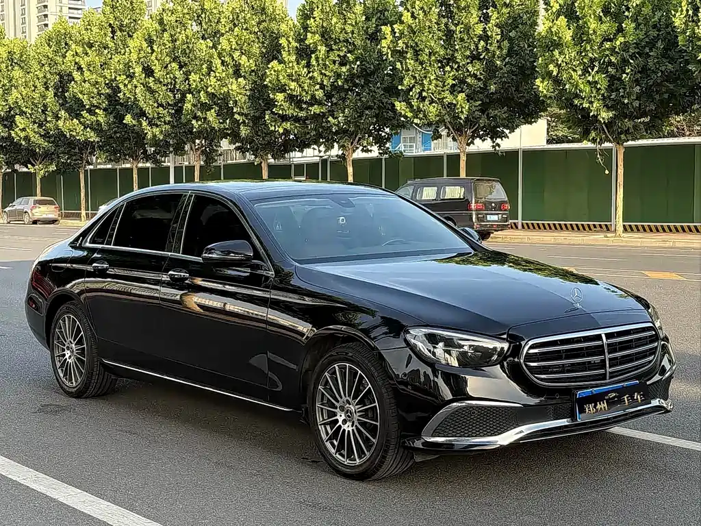 Mercedes-Benz E-Class — миниатюра 3