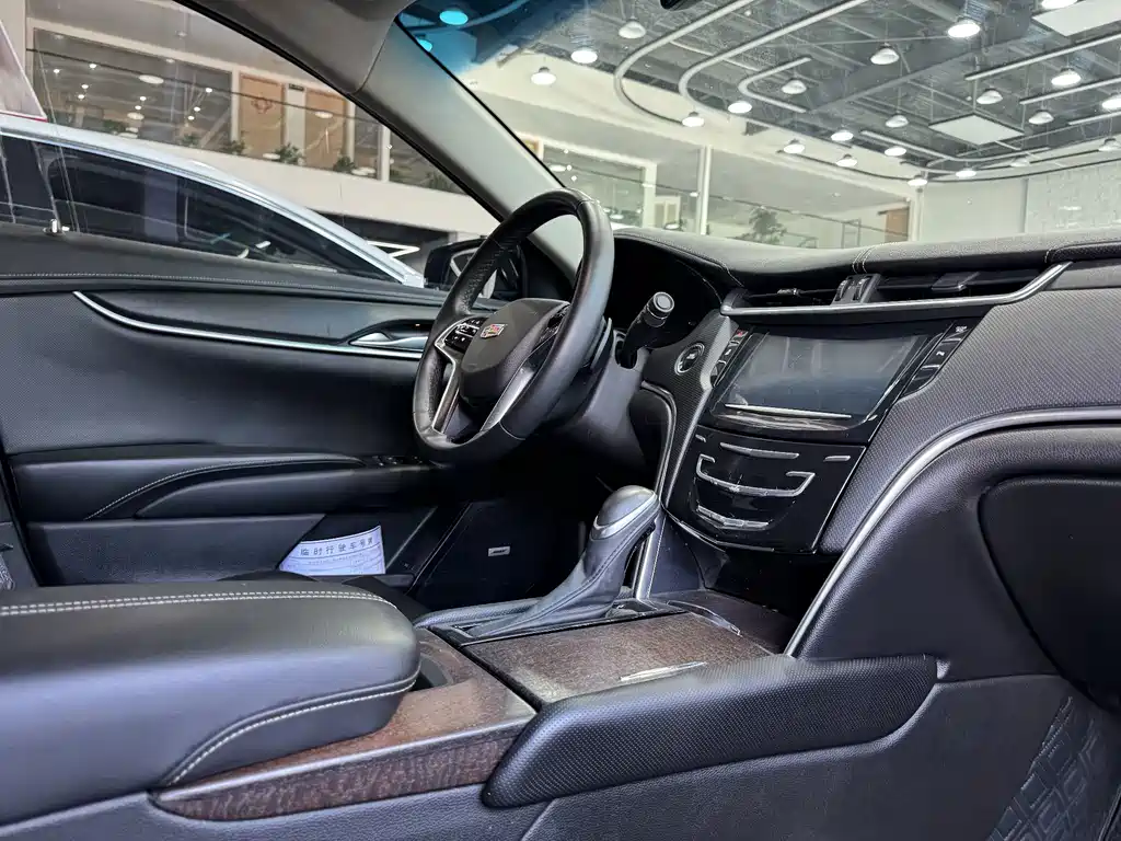 Cadillac XTS — миниатюра 12