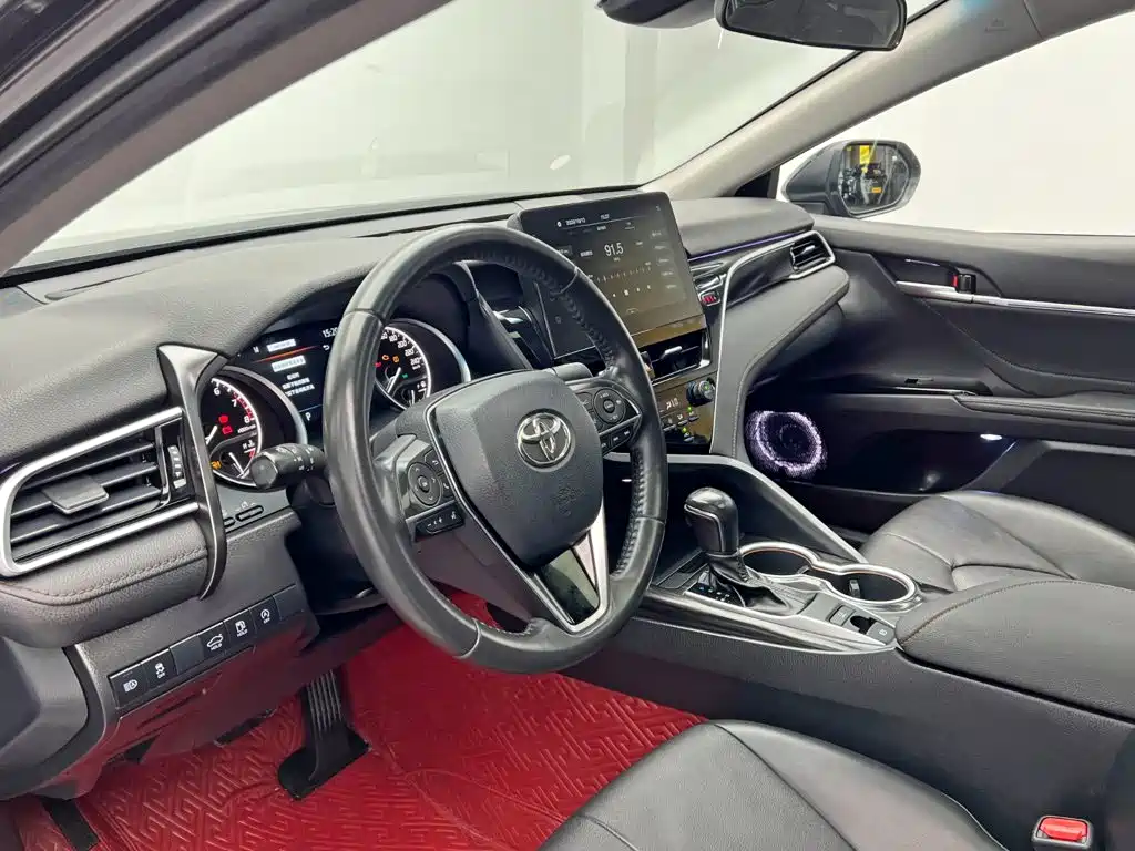 Toyota Camry — миниатюра 12
