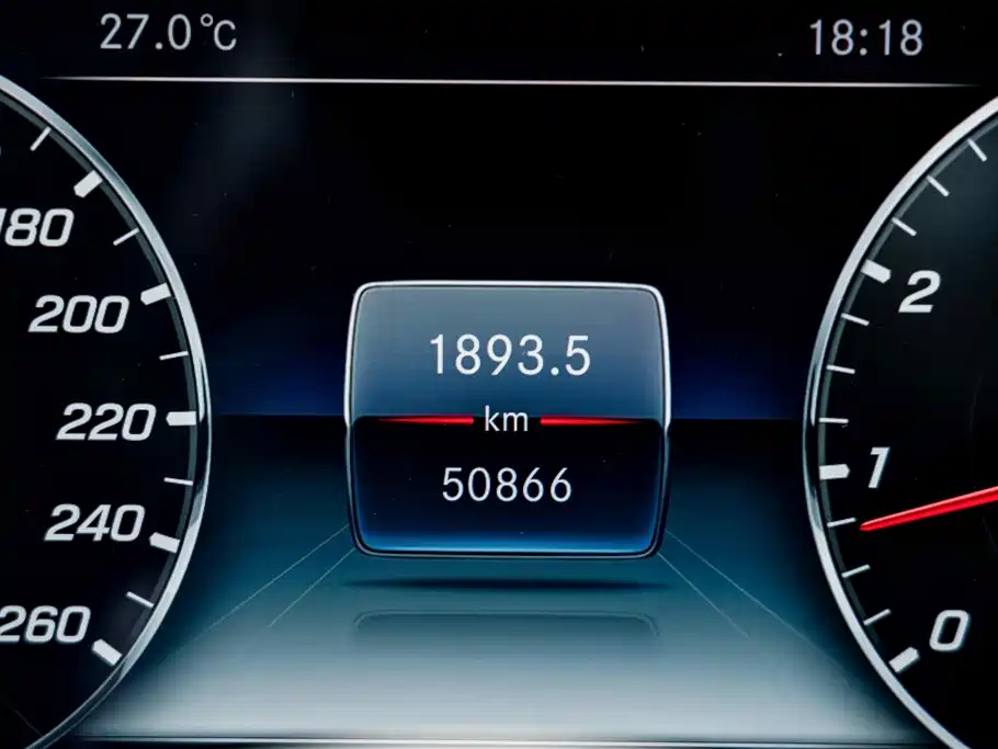 Mercedes-Benz E-Class — миниатюра 16