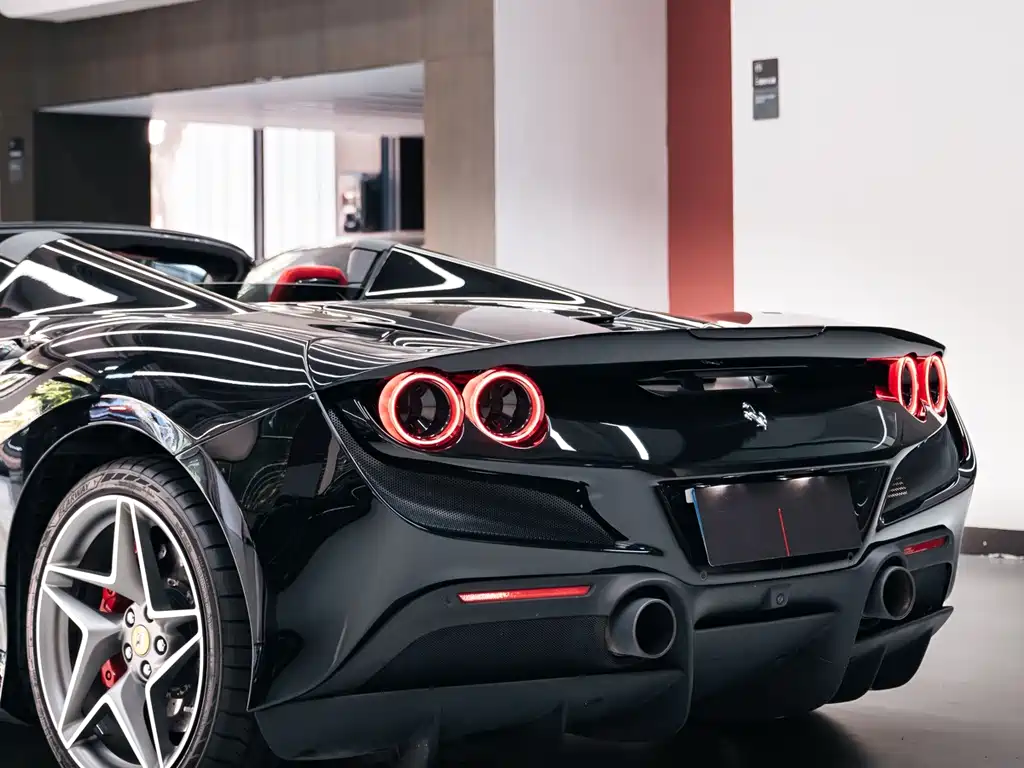 Ferrari F8 — миниатюра 8