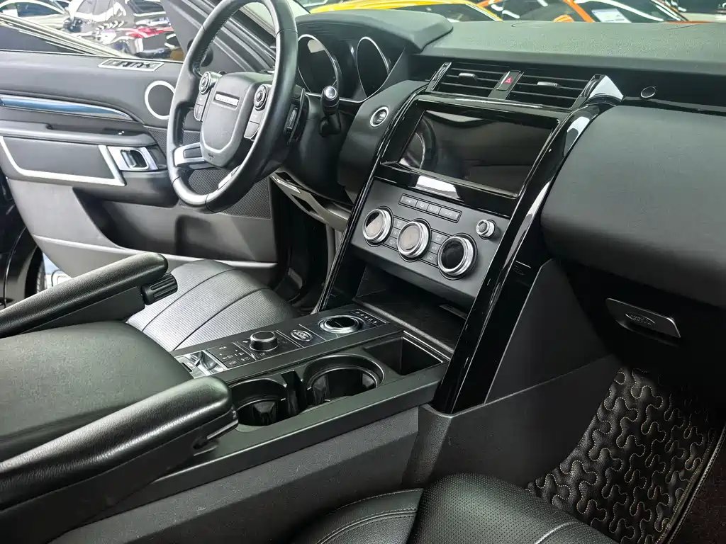 Land Rover Discovery 2017 3.0 SC V6 SE