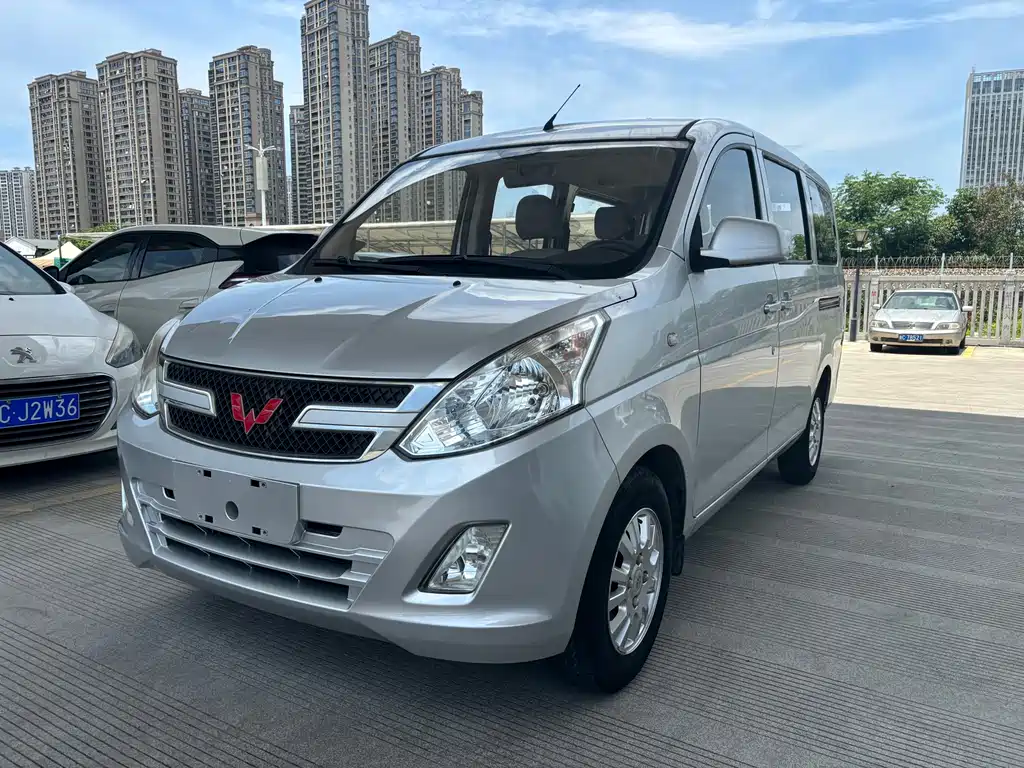 Wuling Rongguang V 2018