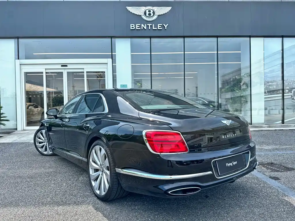 Bentley Flying Spur 2026 4.0T V8 Standard