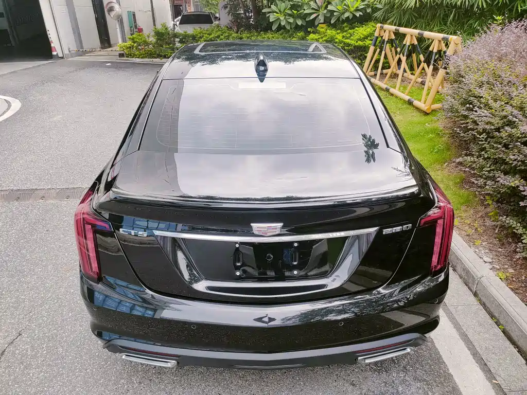 Cadillac CT5 — миниатюра 8