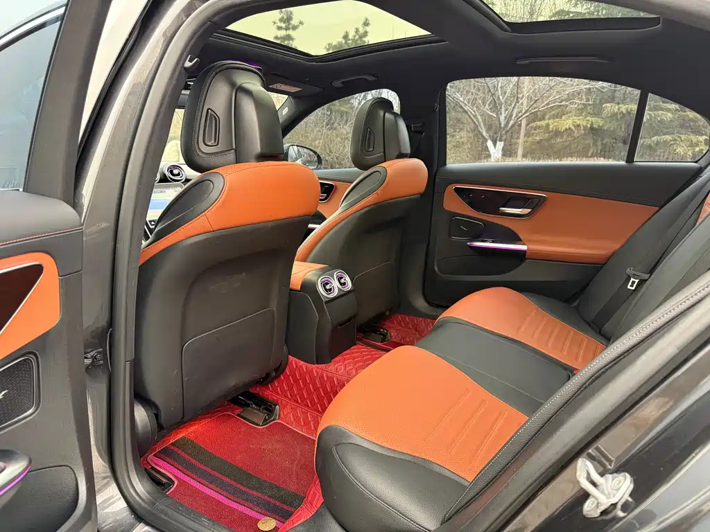Mercedes-Benz C-Class — миниатюра 6