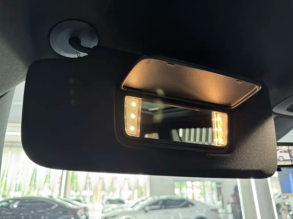 Cadillac XT6 — миниатюра 32