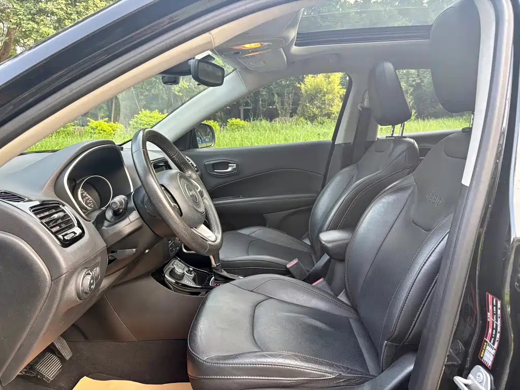 Jeep Compass — миниатюра 13