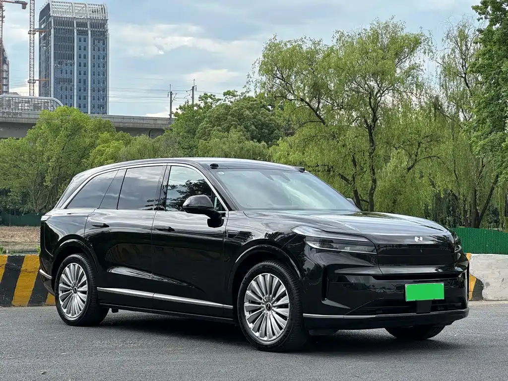 Onvo L90 2025 Max мест