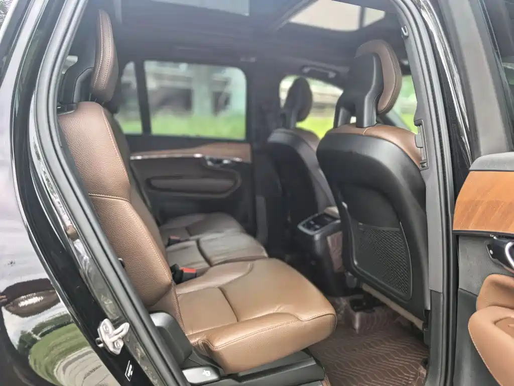 Volvo XC90 2021 B6 Luxury 7 мест
