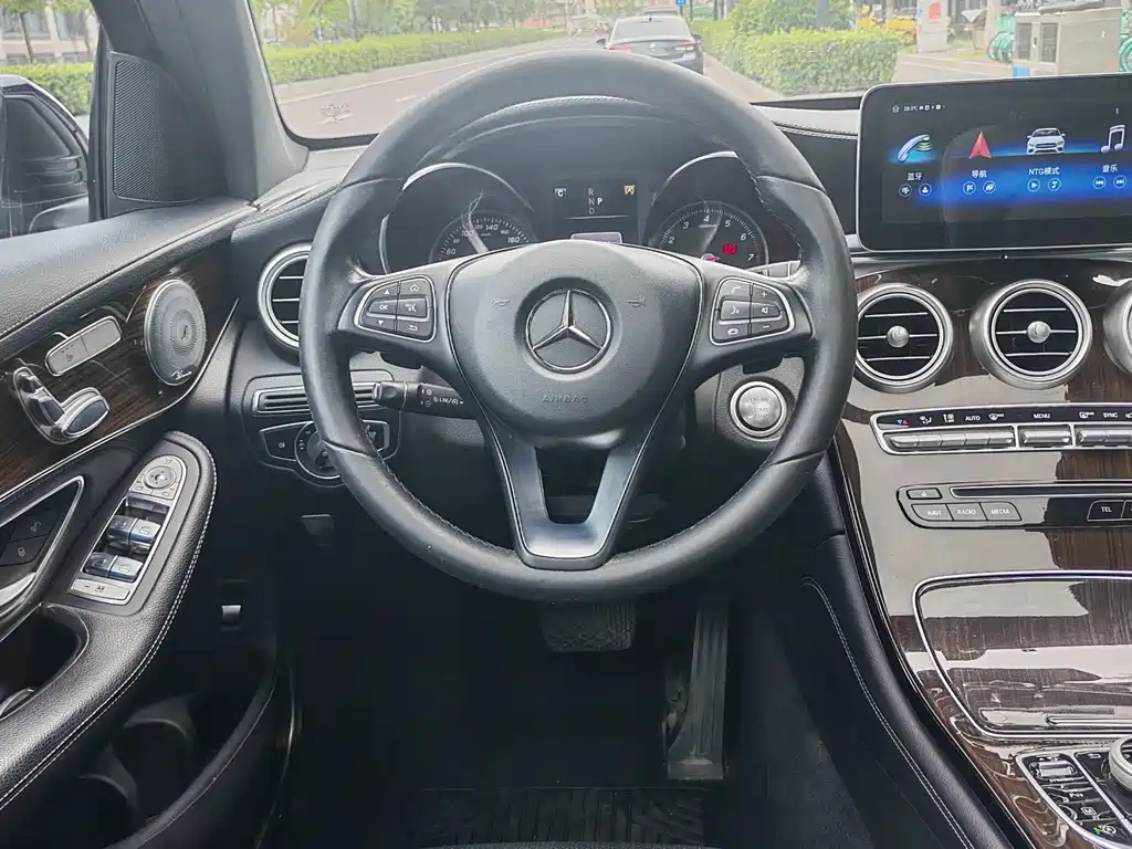 Mercedes-Benz GLC — миниатюра 12