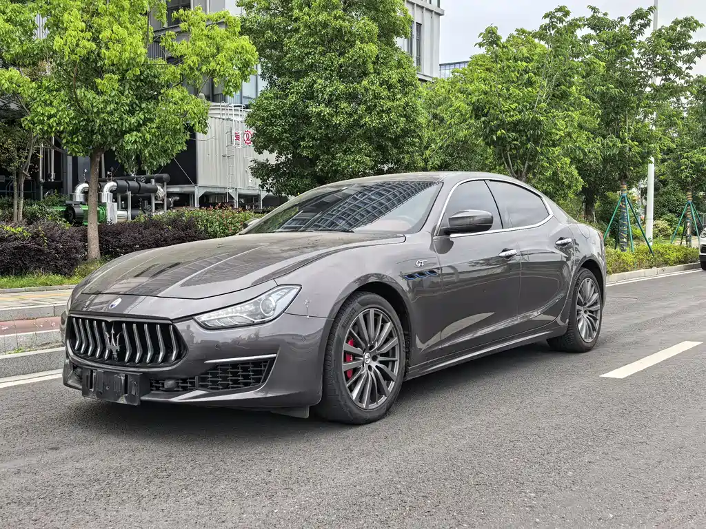Maserati Ghibli 2021