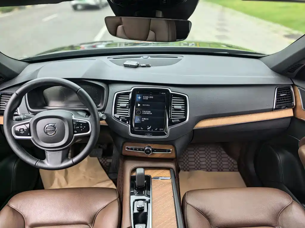 Volvo XC90 2021 B6 Luxury 7 мест