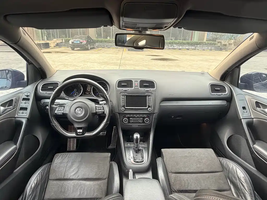 Volkswagen Golf 2011 2.0TSI R
