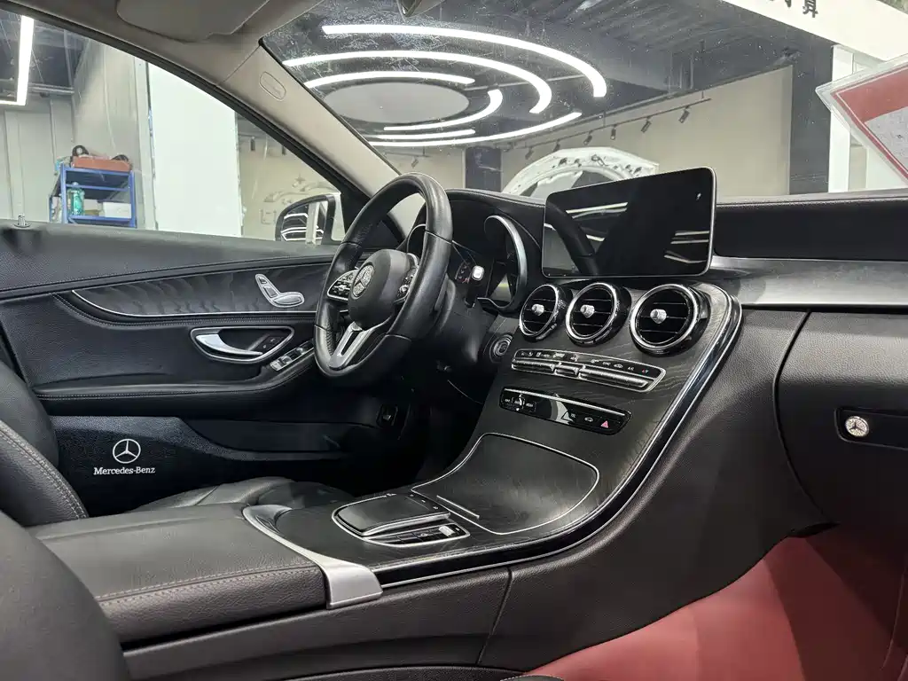 Mercedes-Benz C-Class — миниатюра 13