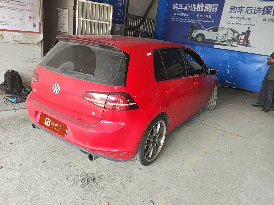 Volkswagen Golf GTI — миниатюра 12