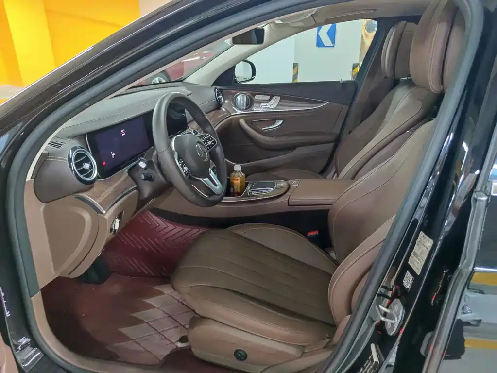 Mercedes-Benz E-Class — миниатюра 6