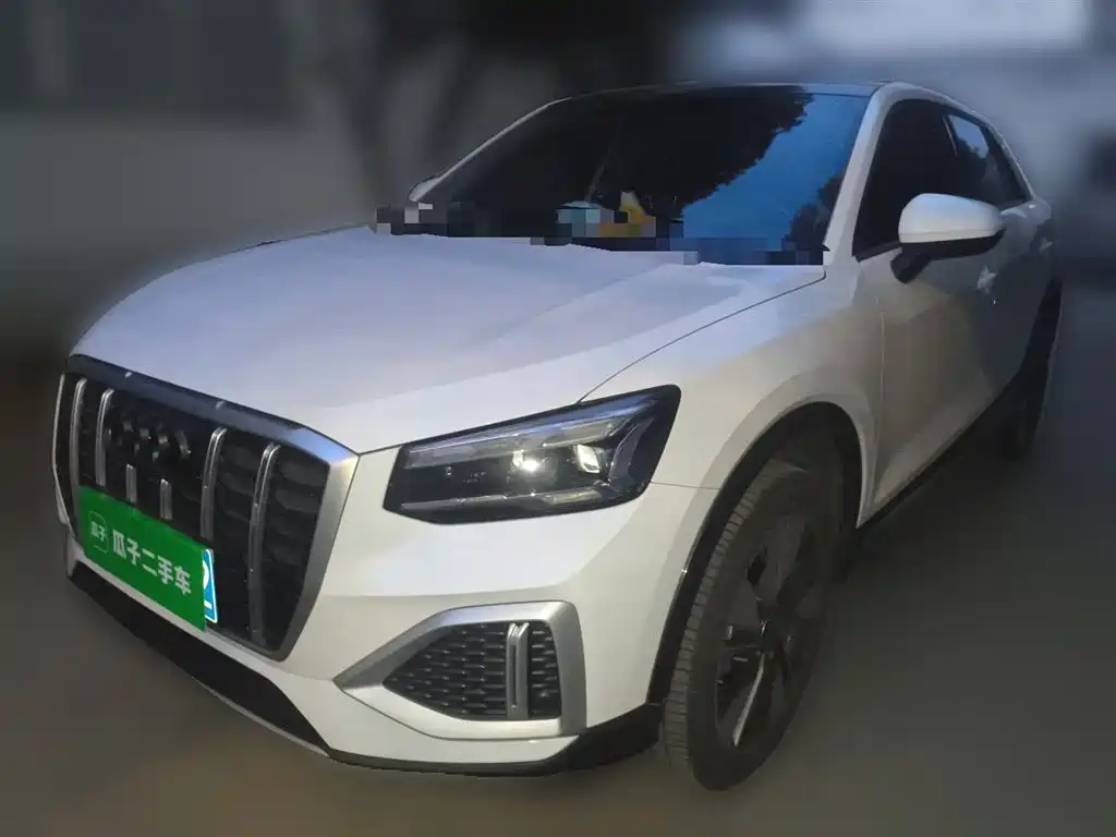 Audi Q2L 2023