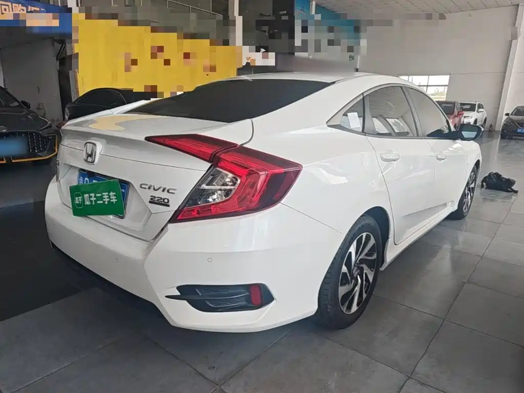 Honda Civic 2016 220TURBO CVT Luxury