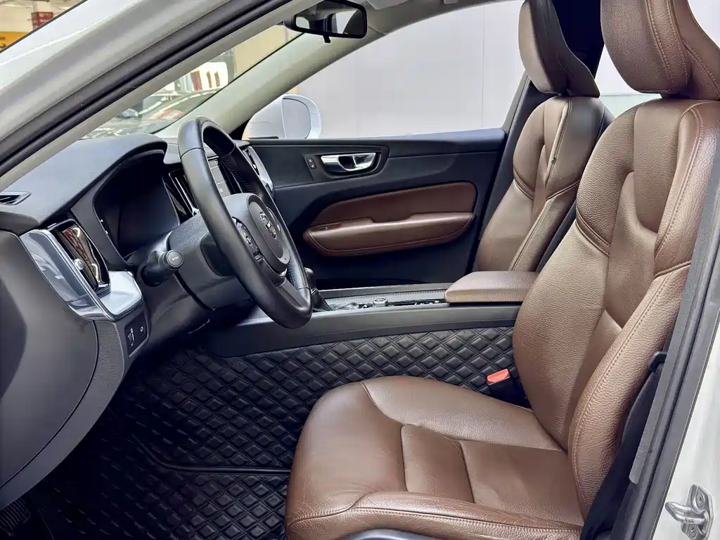 Volvo XC60 — миниатюра 15