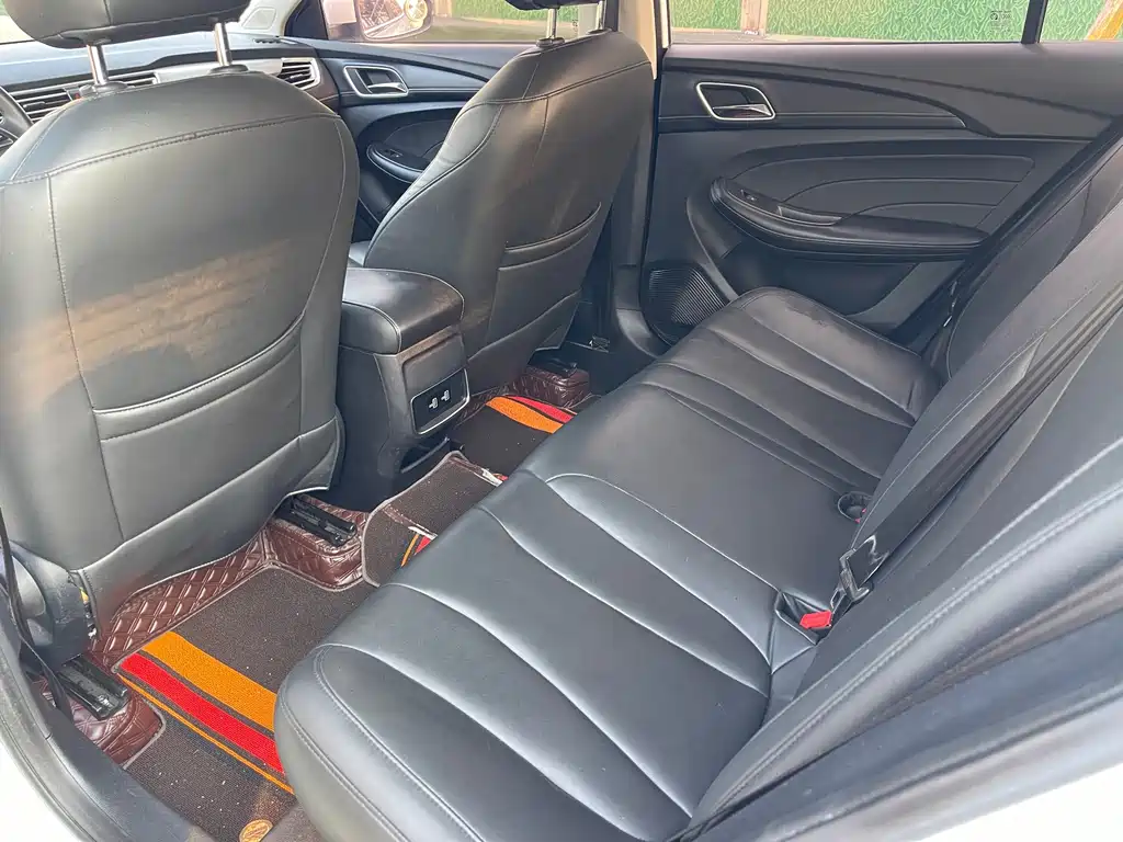 Roewe i5 — миниатюра 8