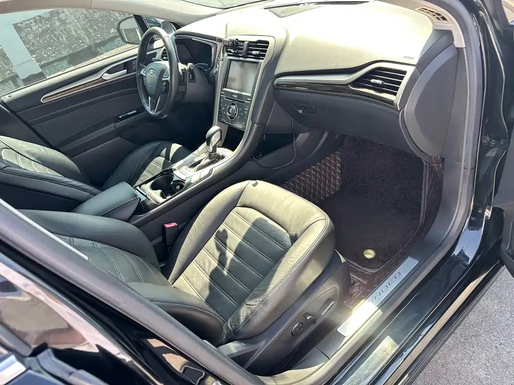 Ford Mondeo — миниатюра 12