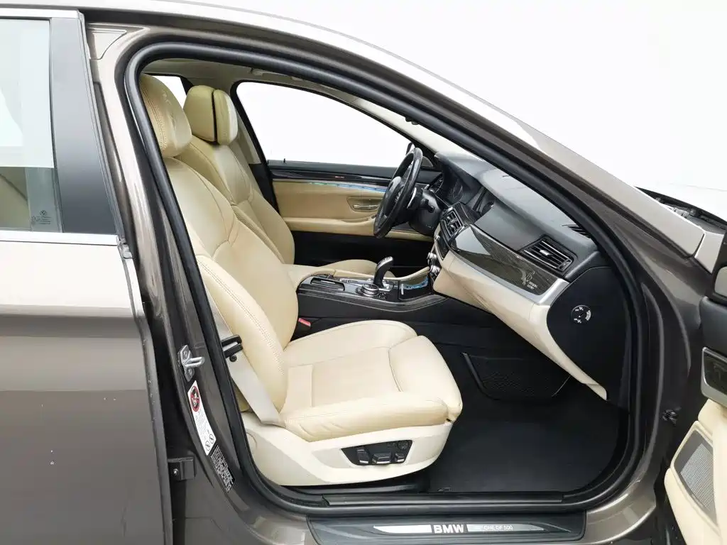 BMW 5 Series — миниатюра 23
