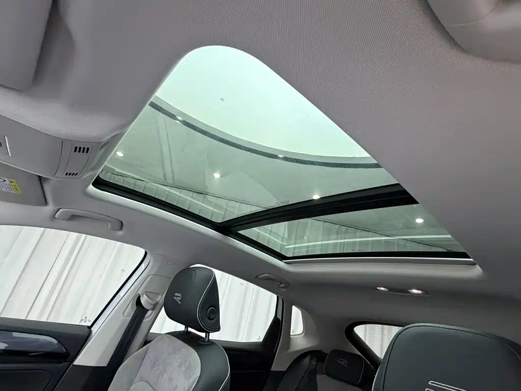 Volkswagen X — миниатюра 16