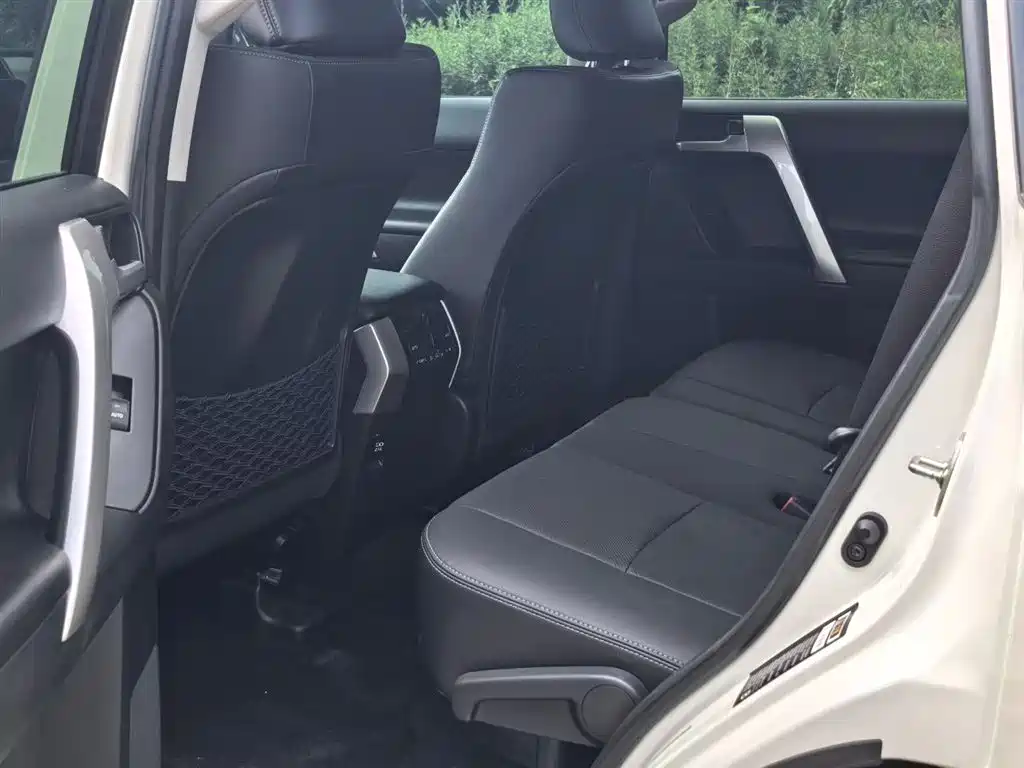 Toyota Land Cruiser Prado 2023 4.0L AT