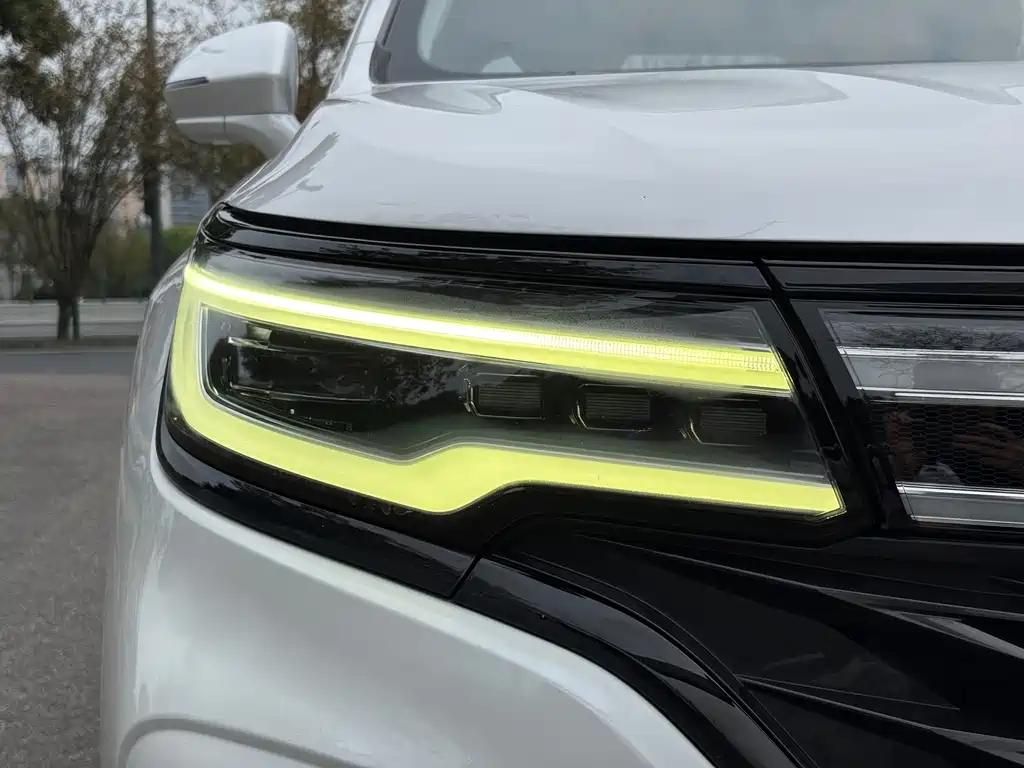 Roewe RX5 MAX — миниатюра 8
