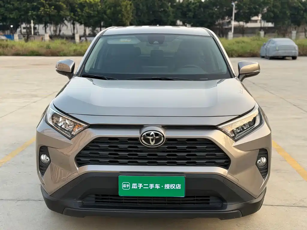 Toyota RAV4 — миниатюра 2