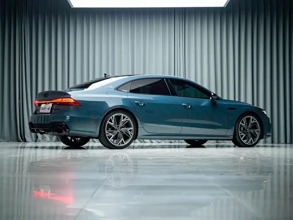 Audi A7L — миниатюра 9