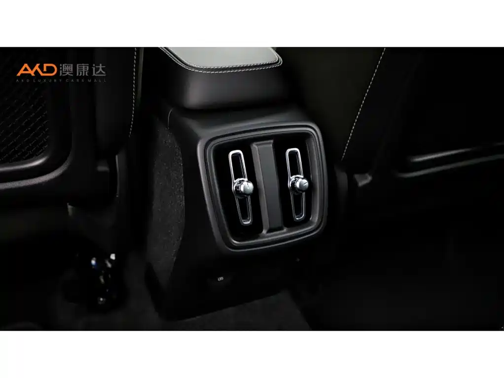 Volvo XC40 — миниатюра 9