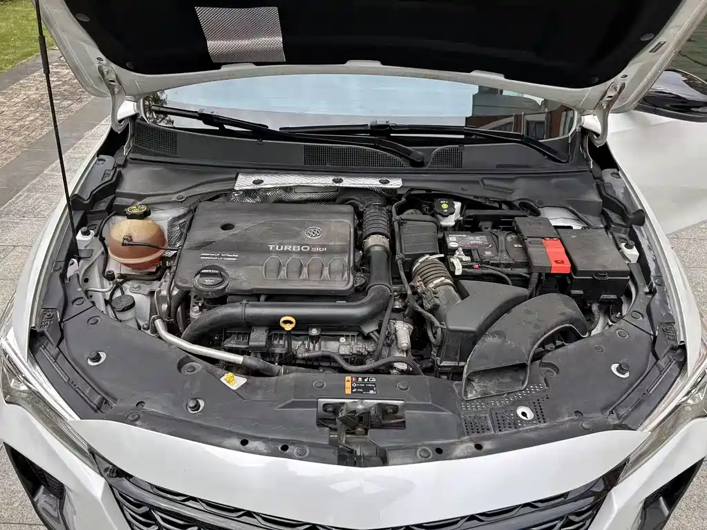 Buick Verano — миниатюра 17