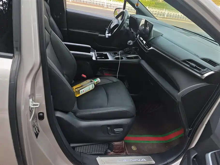 Toyota Sienna 2021 2.5L Luxury